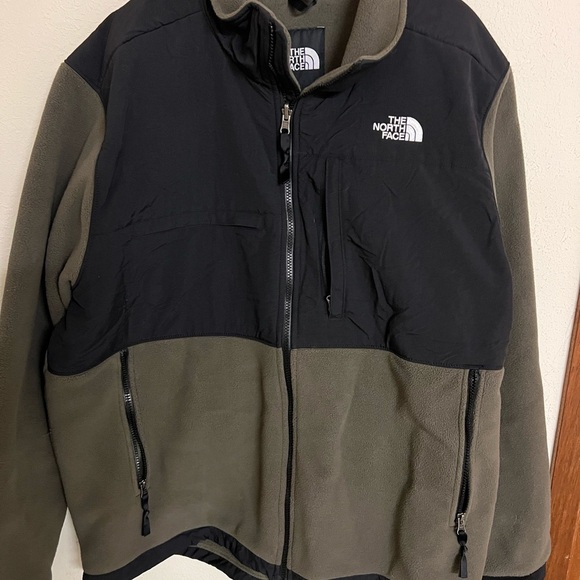 The North Face Men's Dual-Tone Performance Jacket